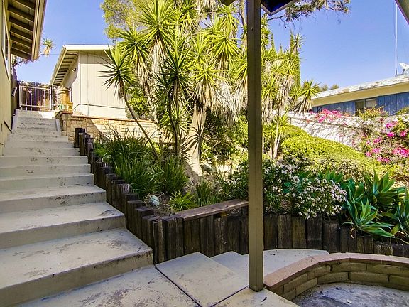 3rd image of 880 Hacienda Dr