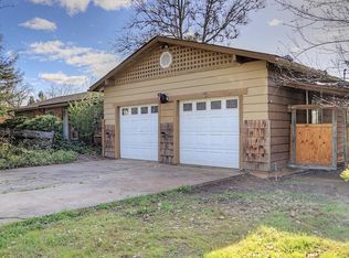 2950 Cloverlawn Dr, Grants Pass, OR 97527