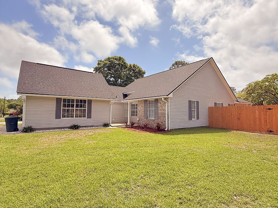 1st image of 161 Mirabelle Cir