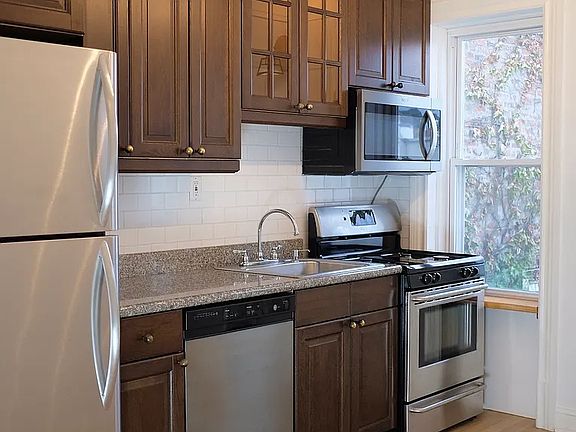 4th image of 621 17th St #2L
