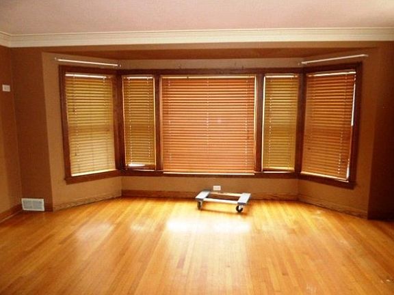 3rd image of 7560 W Forest Preserve Dr