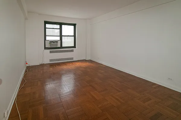 Rented by Level Group | media 19