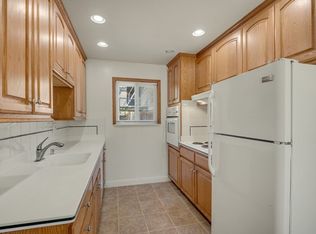 801 Bermuda Dr APT 4, San Mateo, CA 94403