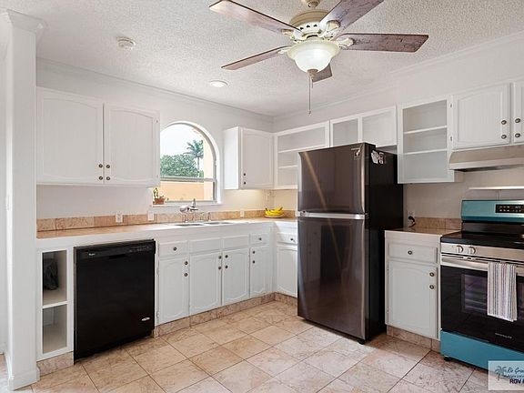 3rd image of 521 Zapata Ave