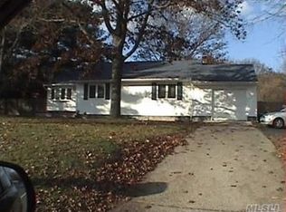 119 W Woodside Ave, Patchogue, NY 11772