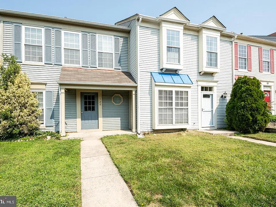 120 Paddington Way NE