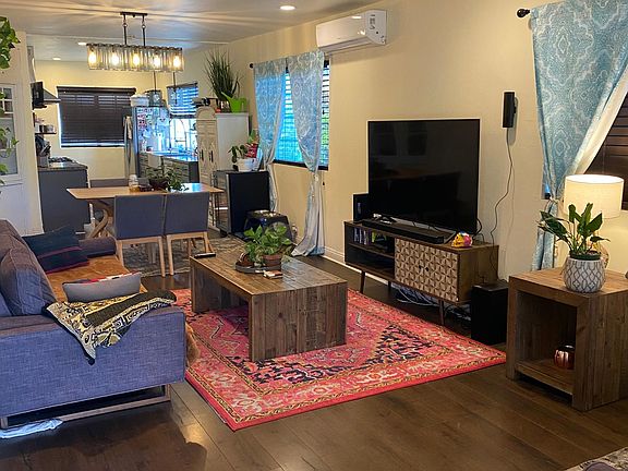 5th image of 2983 Logan Ave