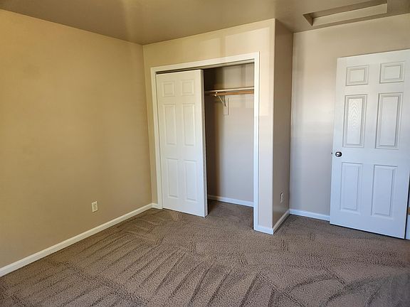 3rd image of 1005 Cardinal Dr APT A