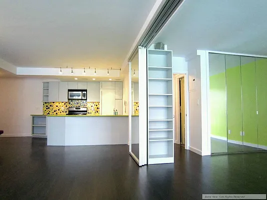 Rented by Bond New York | media 21
