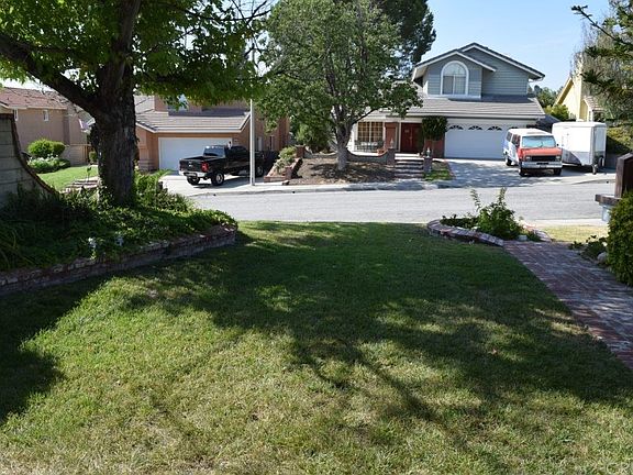 4th image of 22436 Poplar St