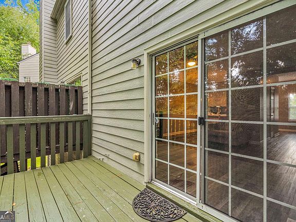 5th image of 4005 Spring Cove Dr