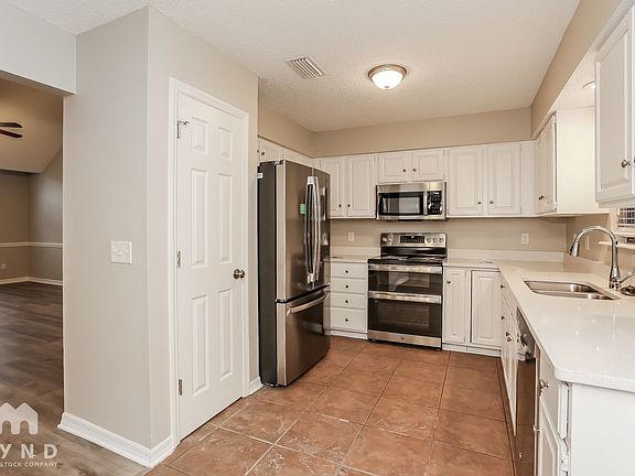5th image of 5407 Fort Caroline Rd