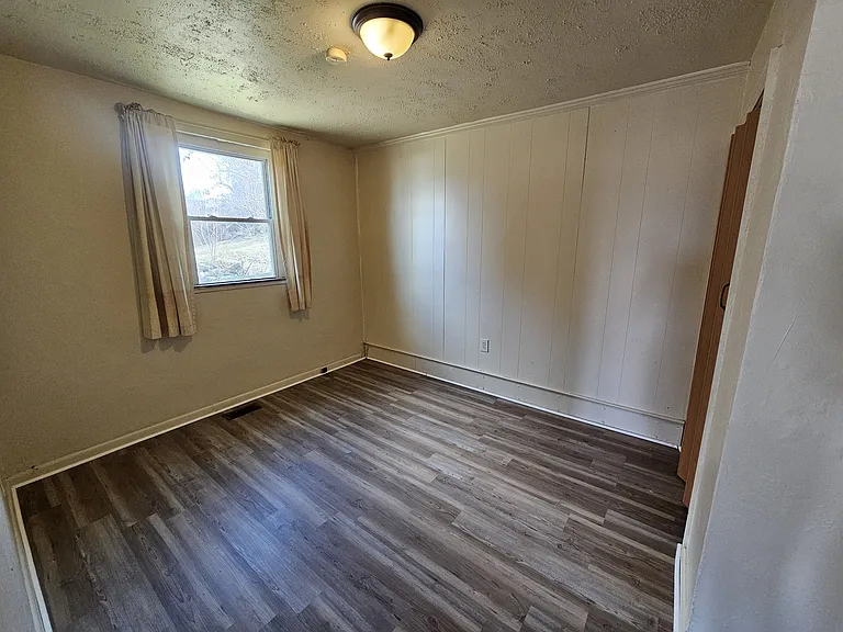 912 Morton Ave — Photo 7