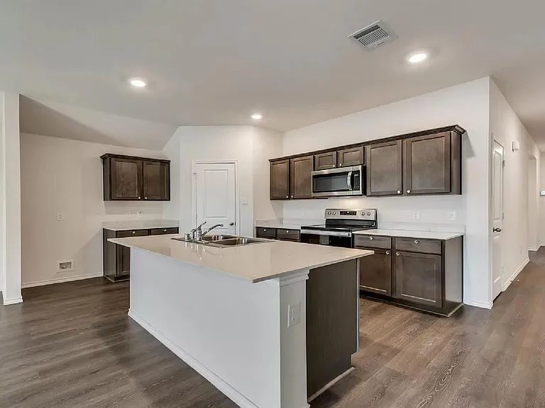 972 Glover Dr — Photo 13