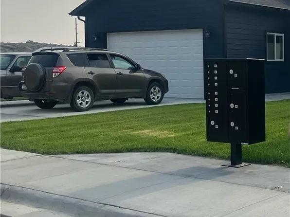 1016 5th St, Roundup, MT 59072