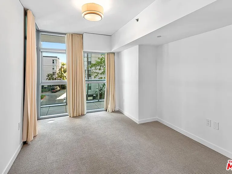13650 Marina Pointe Dr #306 — Photo 14