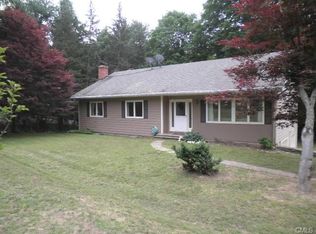 8 Pell Mell Dr, Bethel, CT 06801