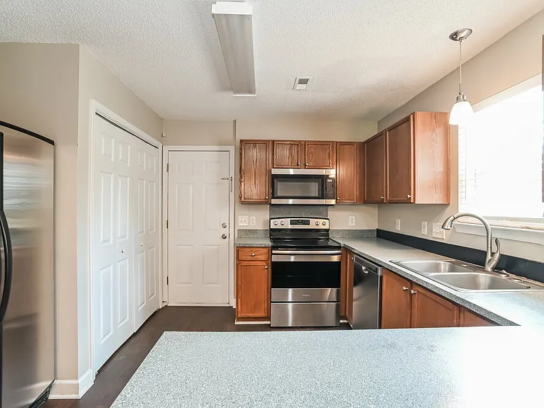 604 Overlook Rd — Photo 8