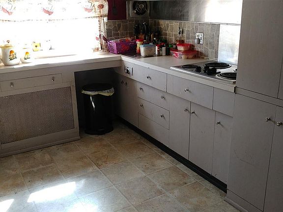 5th image of 41 N Park Dr