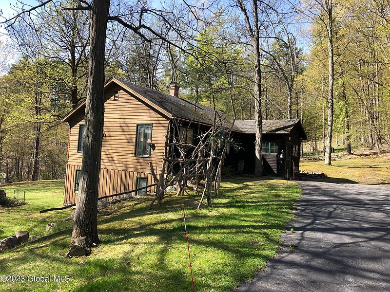 4th image of 612 Baldwin Road