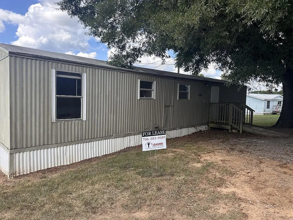 2 bed, 672 sqft, $950 — Photo 2