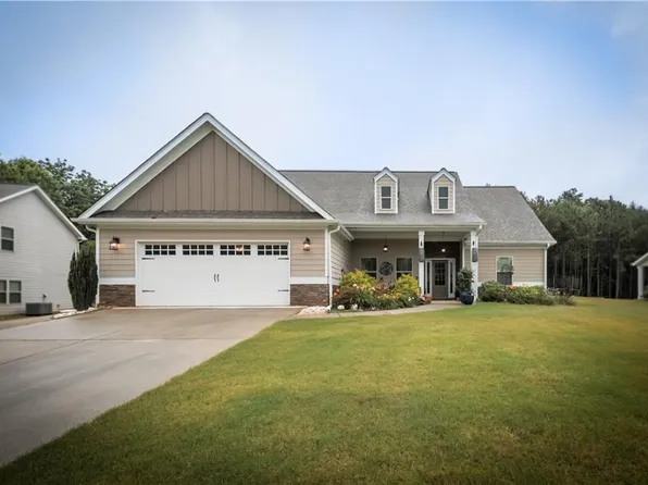 396 Mary Hill Ln, Douglasville, GA 30134
