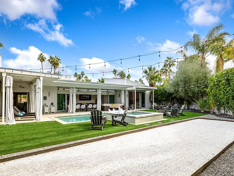 1025 E Granvia Valmonte — Photo 19