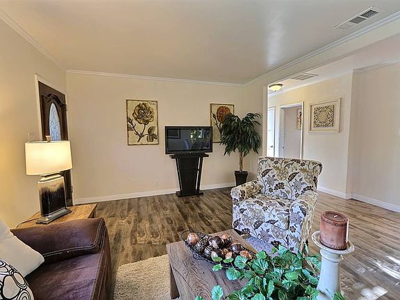 4th image of 7509 Aqueduct Ave