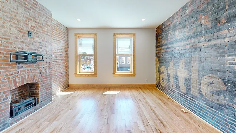 2 bed, 2.0 bath, 1340 sqft, $1,995 — Photo 2