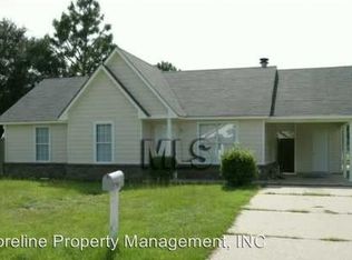 1605 Pepper Ln, Ocean Springs, MS 39564