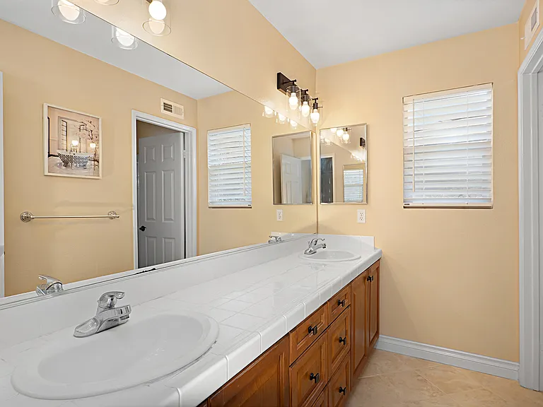 11526 Meadow Grass Ln — Photo 28