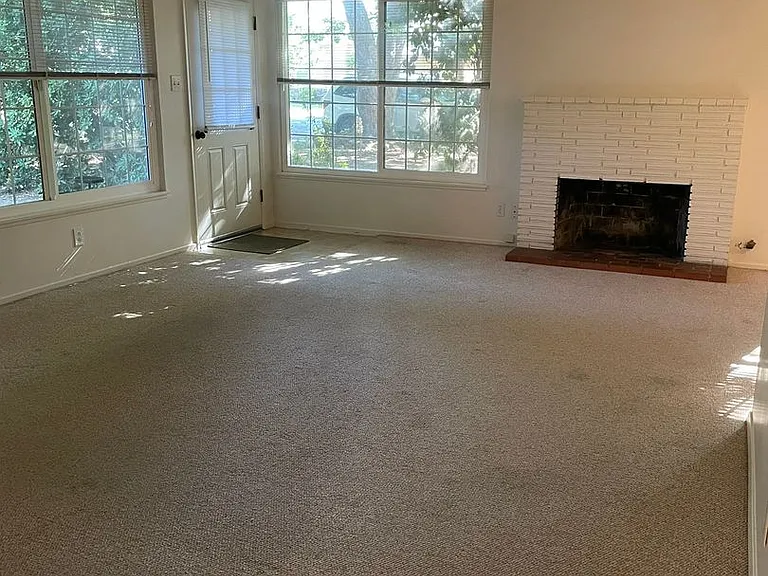 2266 Washington Ave — Photo 3
