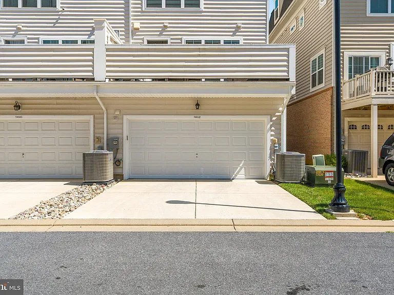 962 Holden Rd — Photo 46