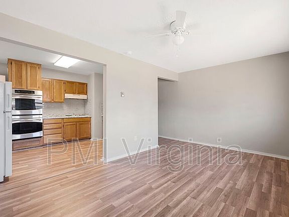 5th image of 1615 Cardigan St #A