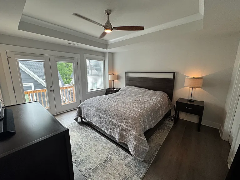 632 Amalfi Dr — Photo 3