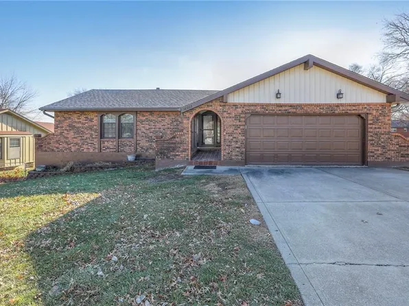 18603 E Hanthorn Dr, Independence, MO 64057