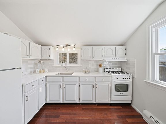 3rd image of 386 Kinderkamack Rd