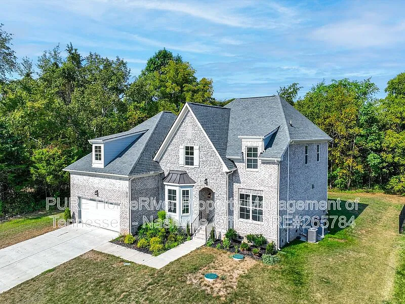 4 bed, 3.5 bath, 3362 sqft, $4,170 — Photo 4