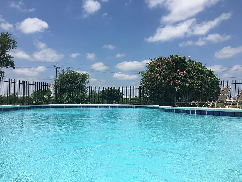 Pine Ridge Apartments