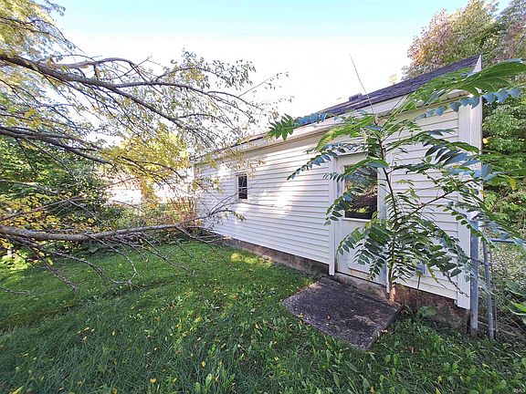 2nd image of 22626 Main St