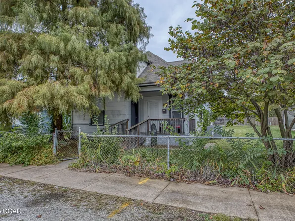 715 N Oak St, Webb City, MO 64870