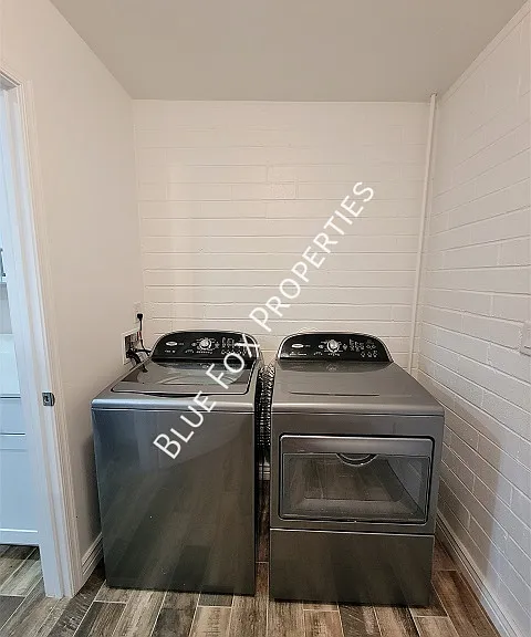 1933 S Palma Pl — Photo 22