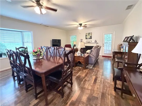 765 Oakland Dr APT G, Elkin, NC 28621