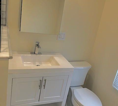 Master Bath (Main Level)
