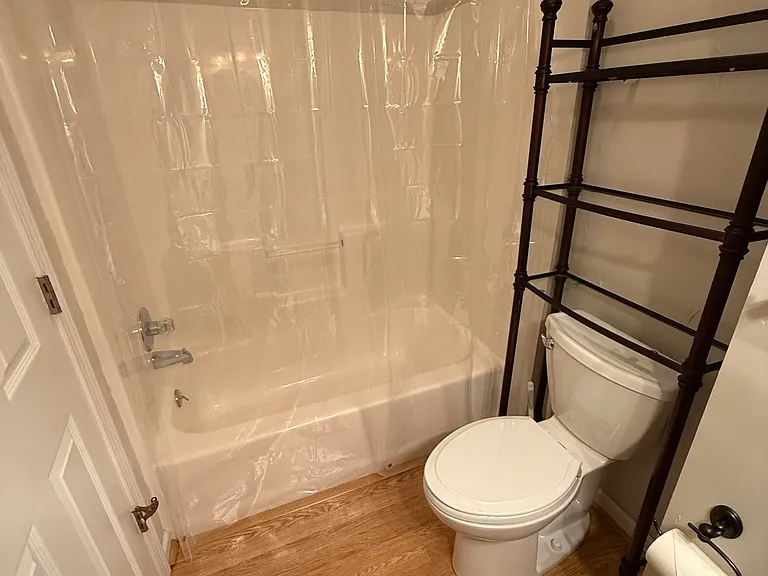 5866 Regency Dr — Photo 20