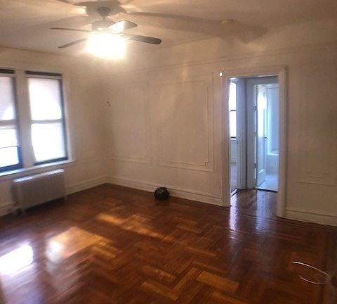 4th image of 724 E 27th St #44