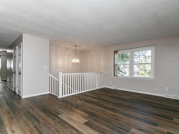 5th image of 1664 Fountainbleu Dr