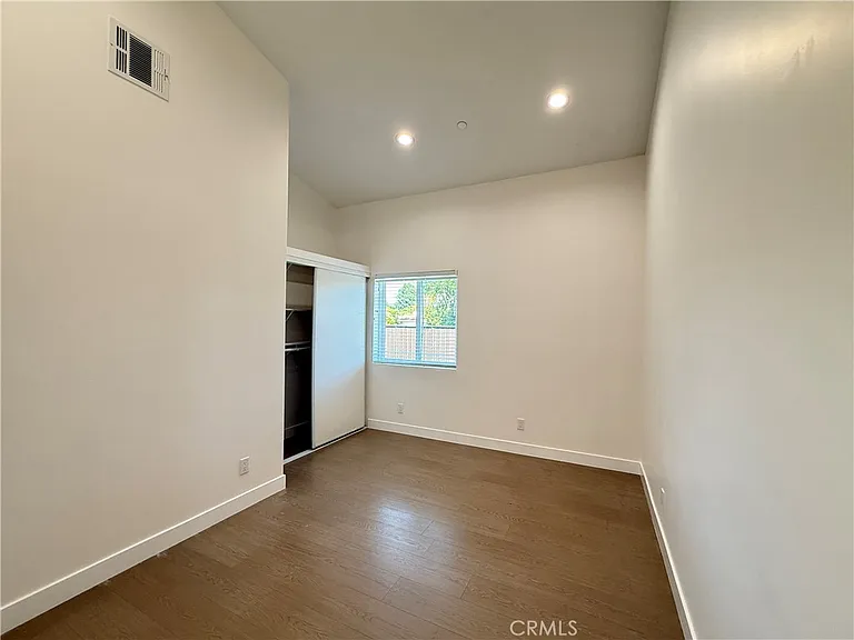 9132 Balcom Ave — Photo 12