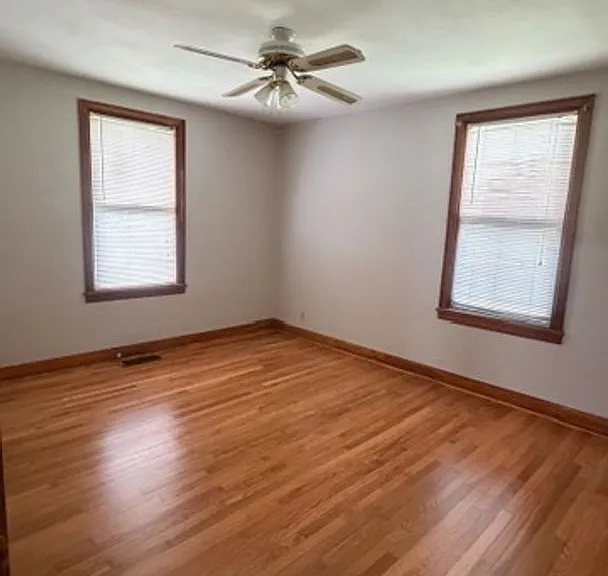 520 W 8th St — Photo 12