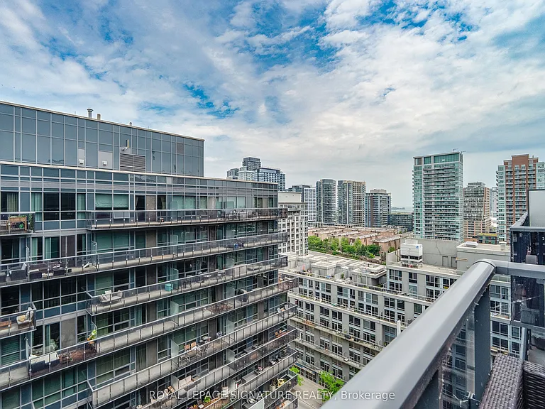 1030 King St W #Penthouse 31 — Photo 8